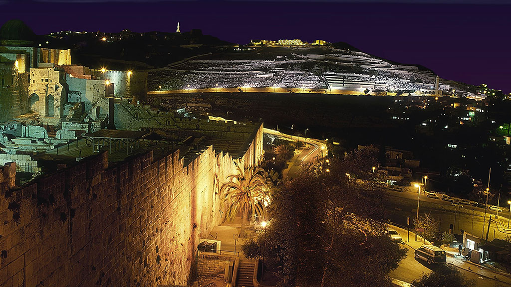 תאורת הצפה ומבנים LED לד ש.מ. יוניברס Jerusalem Walls And Mount Olives Lighting - S.M.Universe